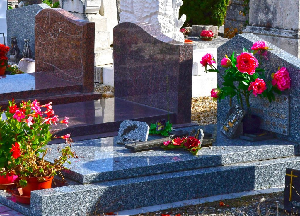 Choisir un monument funéraire PF Marchand